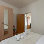 Apartmán - One Bedroom With Terrace And Sea View 1