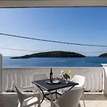 - One Bedroom With Terrace And Sea View 1 * Molunat