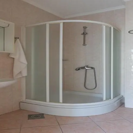 - One Bedroom With Terrace And Sea View 1 * Molunat