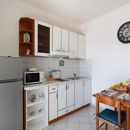 Apartment - One Bedroom With Terrace And Sea View 1 Molunat