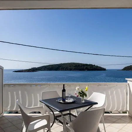 - One Bedroom With Terrace And Sea View 1 * Molunat