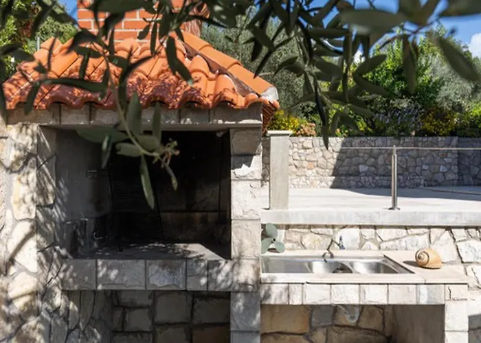 House Ra Ica - One Bedroom With Terrace And Sea View 1 아파트 몰루나트